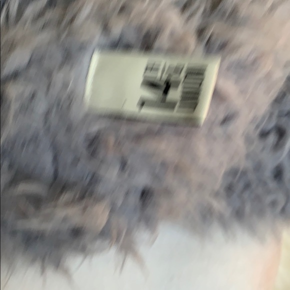 Faux fur scarf - Picture 3 of 4